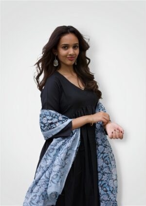 Mausham Black